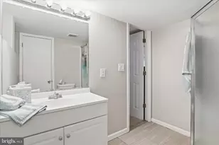6809 Rolling Rd, Springfield, VA 22152 - Photo 33