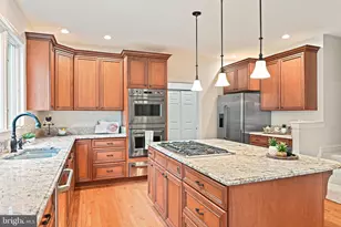 1706 Broadfield Ln, Vienna, VA 22182 - Photo 19