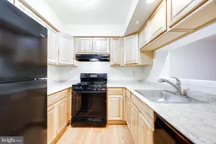 5981 Havener House Way, Centreville, VA 20120 - Photo 9