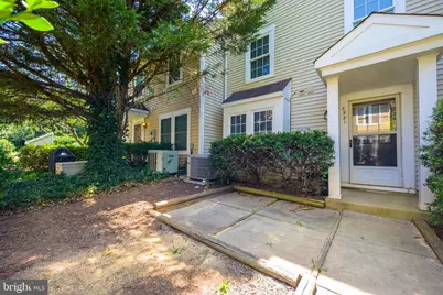 5981 Havener House Way #7000, Centreville, VA 20120 - Photo 3