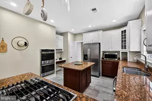 8103 Haddington Ct, Fairfax Station, VA 22039 - Photo 25