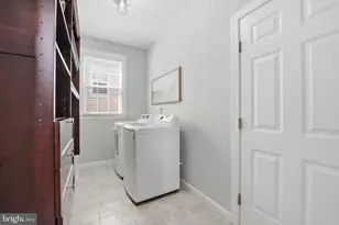 9805 Amsterdam St, Lorton, VA 22079 - Photo 21