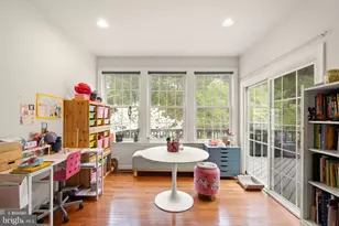 12922 Starters Ln, Fairfax, VA 22033 - Photo 17