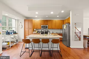 12922 Starters Ln, Fairfax, VA 22033 - Photo 11