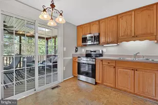 2806 Logway Rd, Vienna, VA 22181 - Photo 9