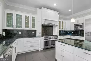 9889 Oxcrest Dr, Fairfax Station, VA 22039 - Photo 25