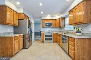 2314 Colts Brook Dr, Reston, VA 20191 - Photo 17