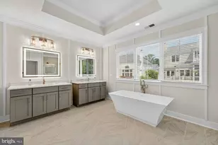 8904 Higdon Dr, Vienna, VA 22182 - Photo 25