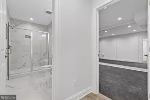 8904 Higdon Dr, Vienna, VA 22182 - Photo 45