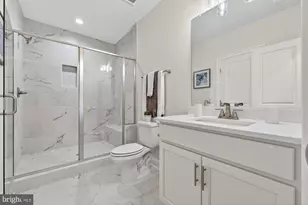 8904 Higdon Dr, Vienna, VA 22182 - Photo 47