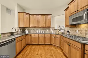5978 Manorview Way, Alexandria, VA 22315 - Photo 11