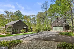 9126 Potomac Ridge Rd, Great Falls, VA 22066 - Photo 3