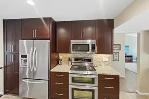 13905 Deviar Dr, Centreville, VA 20120 - Photo 17
