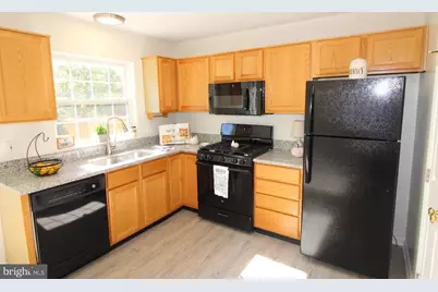 6385 Michael Robert Drive, Springfield, VA 22150 - Photo 5