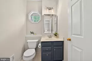 1409 Park Garden Ln, Reston, VA 20194 - Photo 5