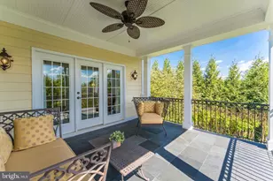 9113 Dara Ln, Great Falls, VA 22066 - Photo 11