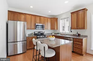2409 Huntington Park Dr, Alexandria, VA 22303 - Photo 13
