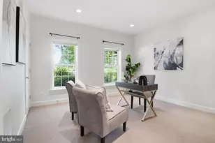 2409 Huntington Park Dr, Alexandria, VA 22303 - Photo 3