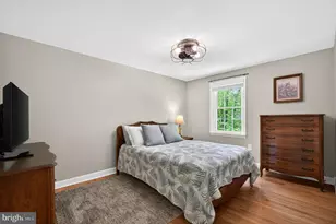 10111 Chestnut Wood Ln, Burke, VA 22015 - Photo 23