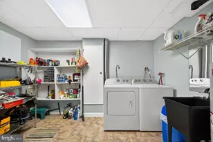 10111 Chestnut Wood Ln, Burke, VA 22015 - Photo 33
