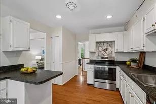 4821 King Solomon Dr, Annandale, VA 22003 - Photo 13