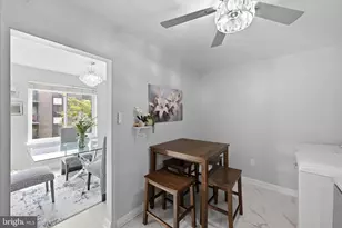 9731 Kings Crown Ct, Fairfax, VA 22031 - Photo 9