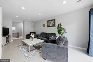 9731 Kings Crown Ct, Fairfax, VA 22031 - Photo 5