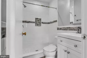 9834 Sweet Mint, Vienna, VA 22181 - Photo 11