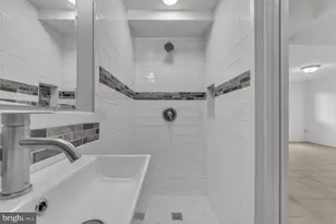 9834 Sweet Mint, Vienna, VA 22181 - Photo 25