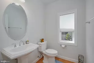 12305 W Oaks Dr, Fairfax, VA 22030 - Photo 13