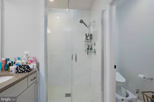 12305 W Oaks Dr, Fairfax, VA 22030 - Photo 23