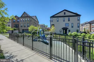 12305 W Oaks Dr, Fairfax, VA 22030 - Photo 35