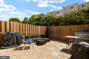 8307 Crestmont Cir, Springfield, VA 22153 - Photo 23