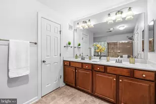 13698 Salk St, Herndon, VA 20171 - Photo 25