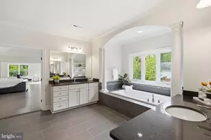 7821 Old Falls Rd, McLean, VA 22102 - Photo 27