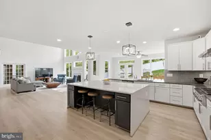 7821 Old Falls Rd, McLean, VA 22102 - Photo 13