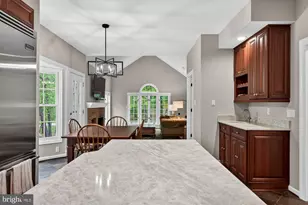 6303 Rockbridge Pl, Centreville, VA 20120 - Photo 19