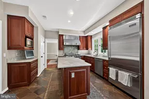 6303 Rockbridge Pl, Centreville, VA 20120 - Photo 3