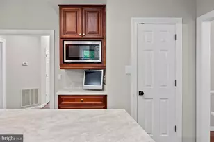 6303 Rockbridge Pl, Centreville, VA 20120 - Photo 21