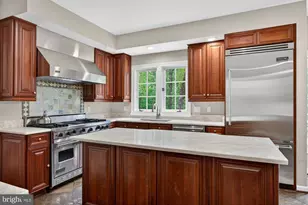 6303 Rockbridge Pl, Centreville, VA 20120 - Photo 15