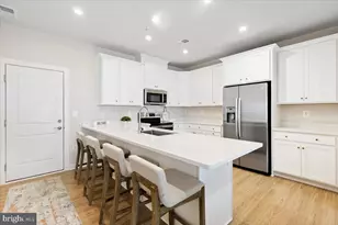 2437 Silver Line Aly, Herndon, VA 20171 - Photo 1