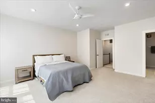 2437 Silver Line Aly, Herndon, VA 20171 - Photo 13
