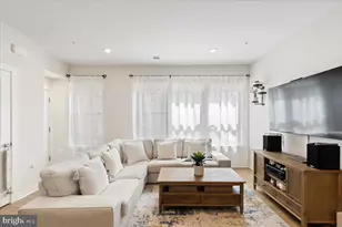 2437 Silver Line Aly, Herndon, VA 20171 - Photo 5
