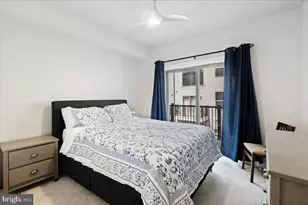 2437 Silver Line Aly, Herndon, VA 20171 - Photo 25