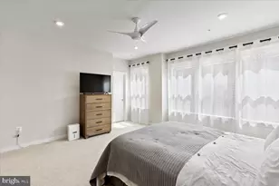 2437 Silver Line Aly, Herndon, VA 20171 - Photo 15
