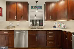8226 Maple Ridge Ave, Springfield, VA 22153 - Photo 5