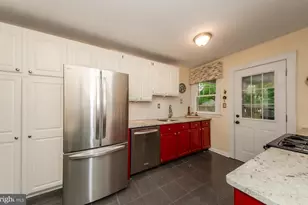 7133 Tyler Ave, Falls Church, VA 22042 - Photo 15