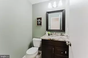 3177 Colchester Brook Ln, Fairfax, VA 22031 - Photo 35