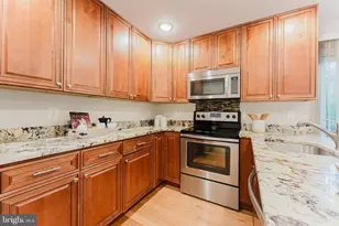 3177 Colchester Brook Ln, Fairfax, VA 22031 - Photo 15