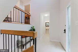 3177 Colchester Brook Ln, Fairfax, VA 22031 - Photo 7